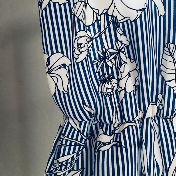 LUSH | Blue and white floral Boutique Romper - Picture 5 of 7